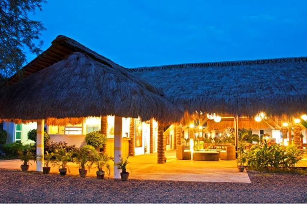 Natures Garden Park Resort And Spa Lapu-Lapu City Exterior photo